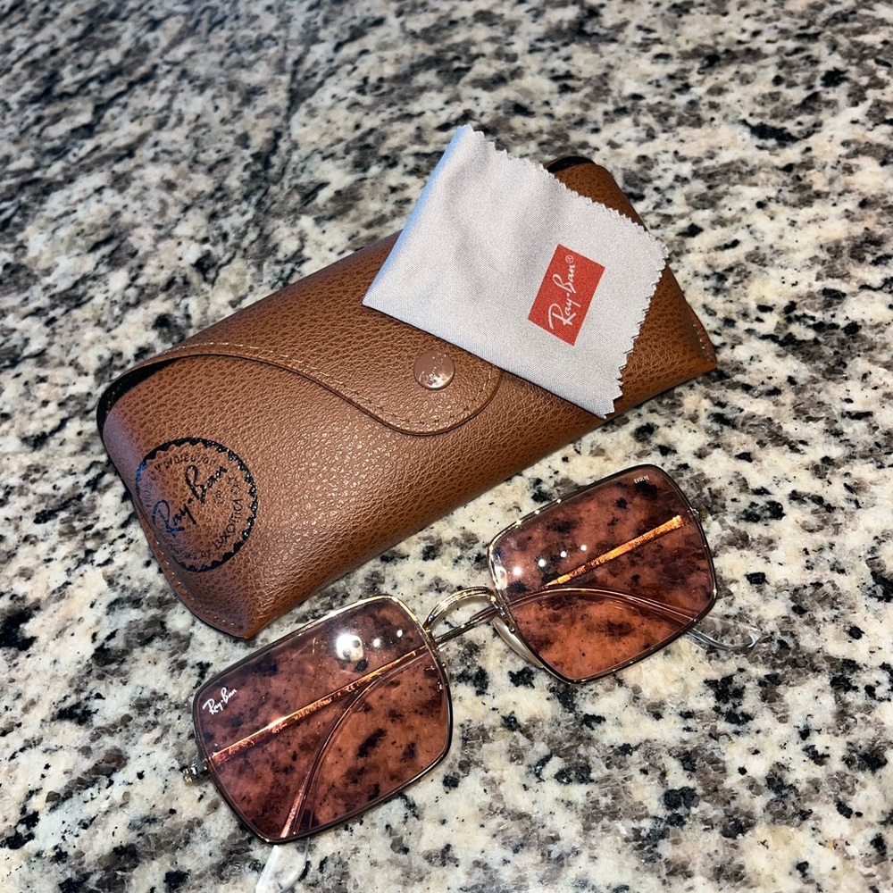 Ray-Ban Brown Tortoise Sunglasses with Case